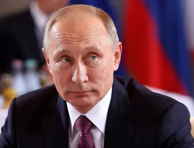 Американски журналист щял да се извинява на Путин към 2033 година