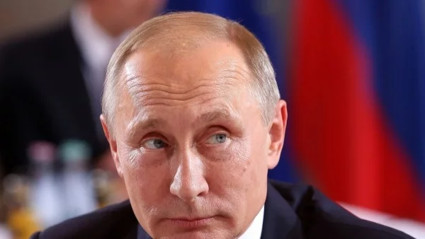 (18+) Порно звезда излиза срещу Путин на изборите (ВИДЕО)