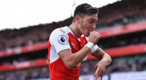 Йозил поднови тренировки с Арсенал