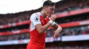 Двете условия, които Йозил постави, за да остане в Арсенал