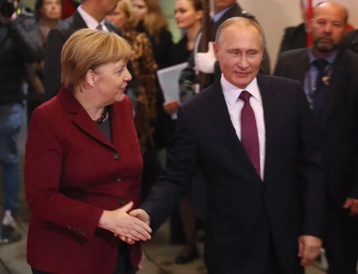 Меркел и Оланд с остър тон спрямо Путин, руският президент предпочете да замълчи
