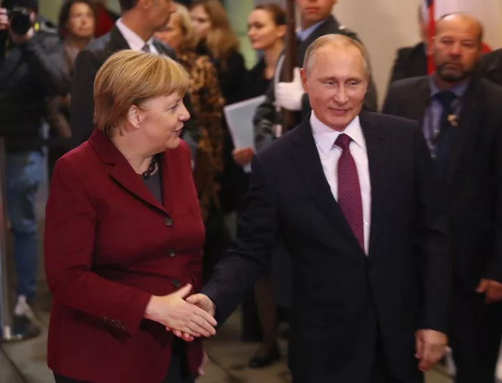 Путин и Меркел са обсъдили транзита на газ през територията на Украйна