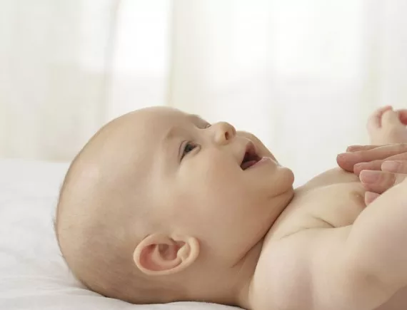 Снимките на бебета в социалните мрежи може да са опасни 