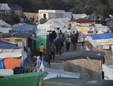 Предлагат по 2500 евро на мигрант ако напусне завинаги Франция