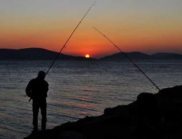 Гръцките власти забраняват на български рибари са ловят риба в страната