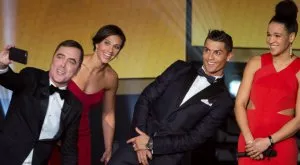 Дори след промяната - "Златната топка" остава конкурс по популярност, а не за футбол