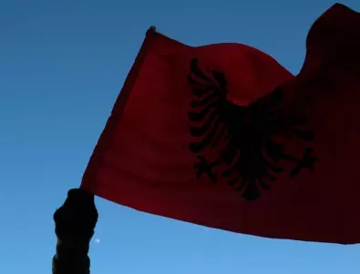 Албанските власти конфискуват телевизионни станции 