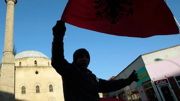Албанската опозиция призовава за гражданско неподчинение заради магистралните такси