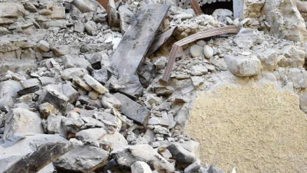 11 души са в неизвестност след рухването на сградата в Италия