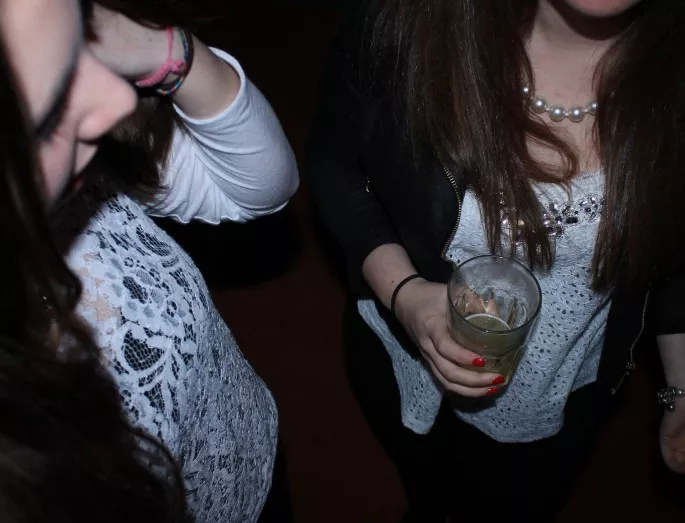 Нова тенденция показа проучване от Варна - момичетата вече препиват повече от момчетата