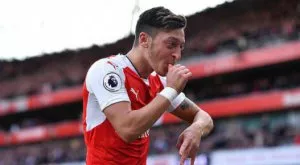 Йозил за нов договор: Ще говорим след края на сезона