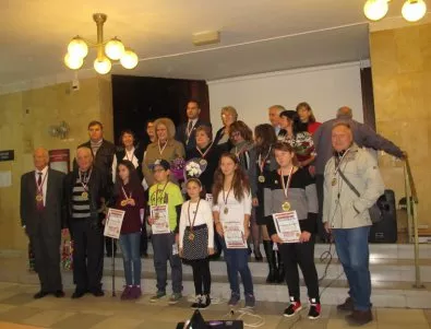 Талантливи деца получиха приз „Достоен асеновградчанин“