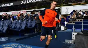 Бербатов подкрепи милионен нападател на Тотнъм с един гол