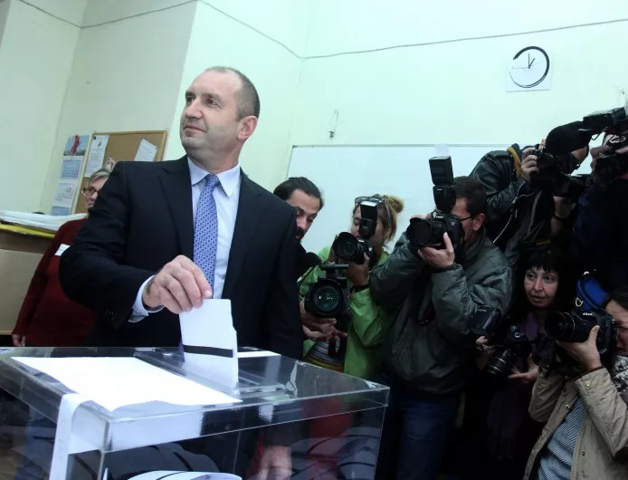 Радев: България няма да изчезне с падането на ГЕРБ от власт