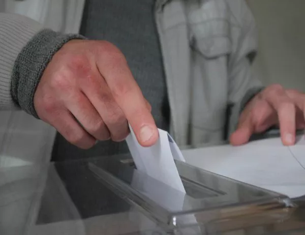 Само за час в една от секциите в Русе са гласували 5 %