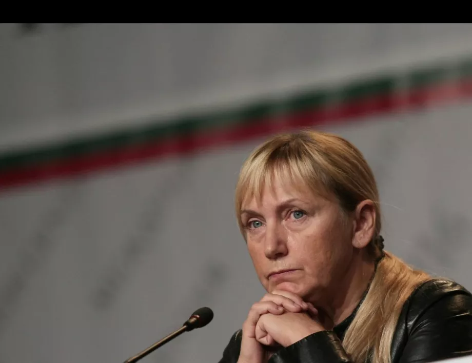Заркова: Виновна е Йончева, че ни излага пред чужденците колко е откраднато от магистралите ни