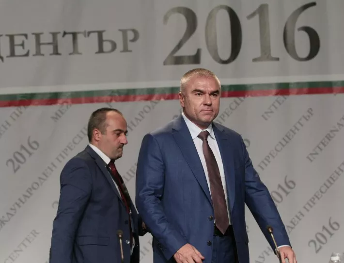 Марешки иска дебат с Борисов и Нинова