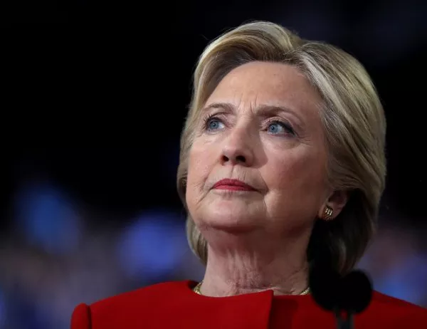 Хилари Клинтън ползвала секретна информация и след напускането на поста държавен секретар