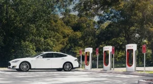 Акционерите на Tesla одобриха придобиването на SolarCity 