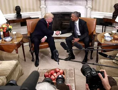 Светът притихна, когато Обама въведе Тръмп в Белия дом (ВИДЕО)