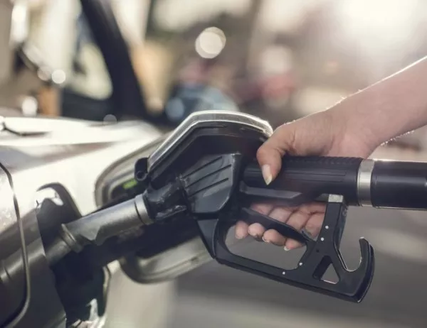 Засега няма прогнози за увеличение на цените на горивата през лятото