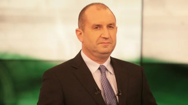 Кой е ген. Румен Радев?