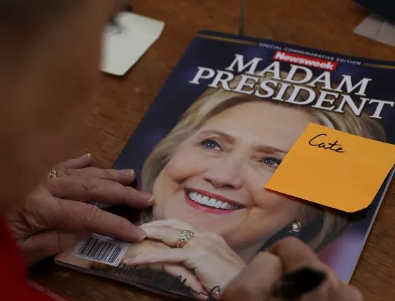 Newsweek обяви Клинтън за президент  