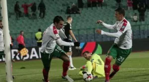 {{ otherArticle[0].article.title }}