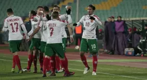 {{ otherArticle[0].article.title }}