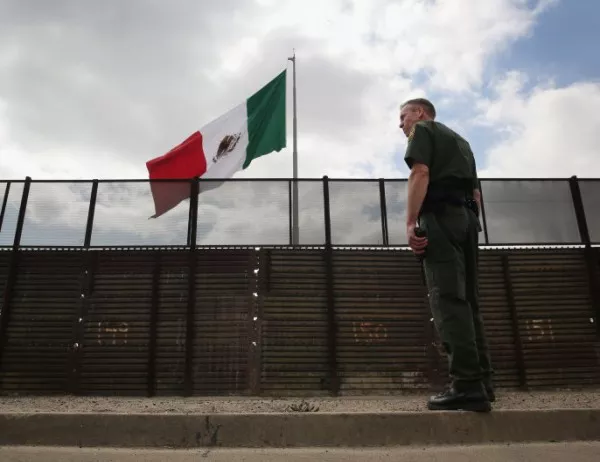 Тръмп започнал да си променя мнението за стената по границата с Мексико