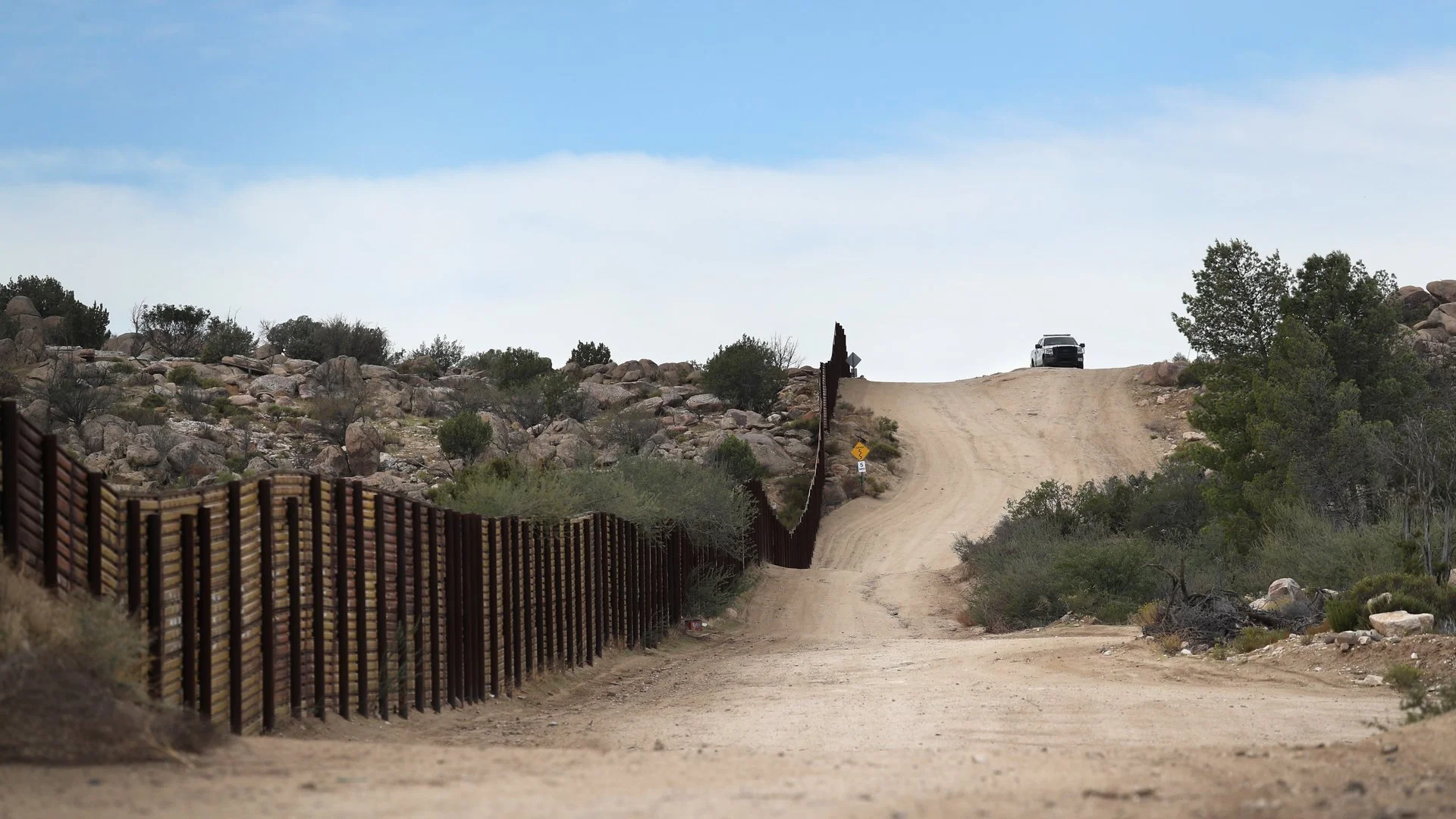 Губернаторът на Аризона изпрати националната гвардия по границата с Мексико