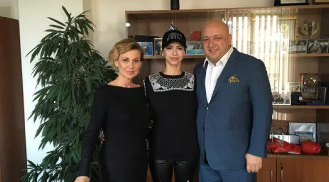 Кралев се срещна с Цвети Стоянова, съдейства за лечението ѝ в Германия