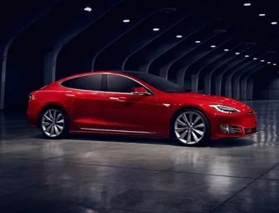 Новата Tesla Model S не отстъпва на LaFerrari