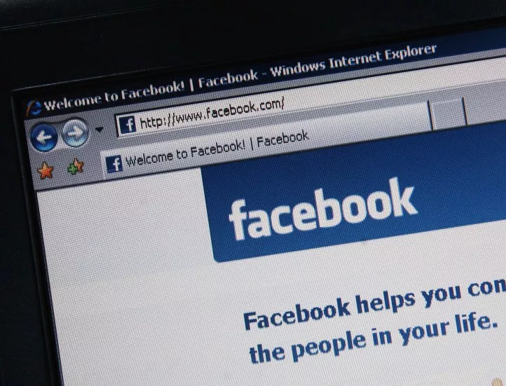 Потребителите на Facebook ще докладват за фалшиви новини