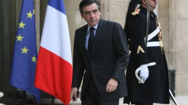 Бивш премиер на Франция ще узнае влиза ли в затвора заради жена си 