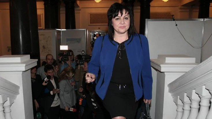 Баш комунистът, разтривал ушите на Живков, води сеанса по психоанализа