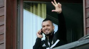 {{ otherArticle[0].article.title }}