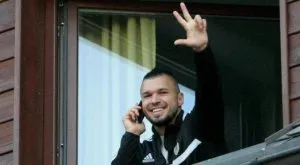 {{ otherArticle[0].article.title }}