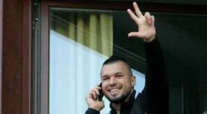 {{ otherArticle[0].article.title }}