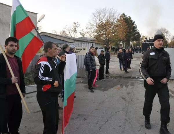 Започва делото срещу афганистанеца, обвинен за запалването на българското знаме в Харманли