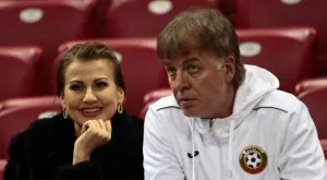 {{ otherArticle[0].article.title }}