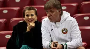 {{ otherArticle[0].article.title }}