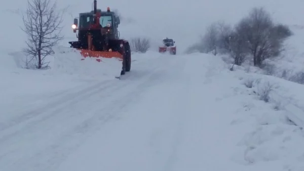 3000 машини в готовност за зимното почистване на пътищата