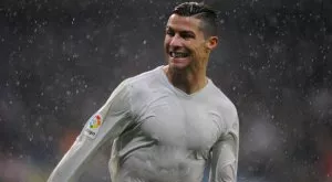 Роналдо може да е пълен с пари, но далеч не е най-богатият в историята