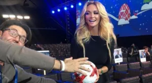 {{ otherArticle[0].article.title }}