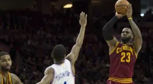 Кливлънд оцеля срещу Филаделфия, ЛеБрон с 45-и трипъл-дабъл