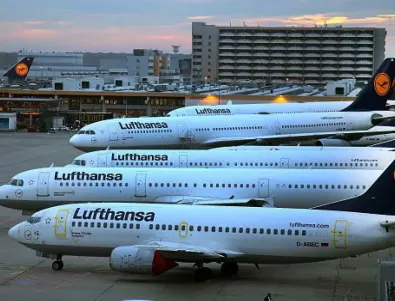 „Lufthansa“отменя 900 вътрешни и европейски полети заради недостиг на персонал 