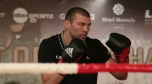 {{ otherArticle[0].article.title }}