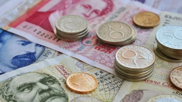 Задържаха двама за предлагане на подкуп на полицаи