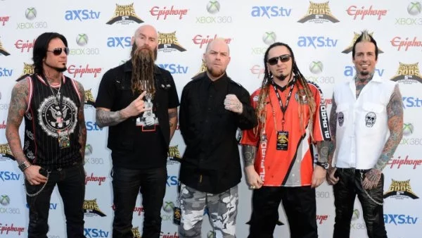 Айвън Мууди напуска Five Finger Death Punch